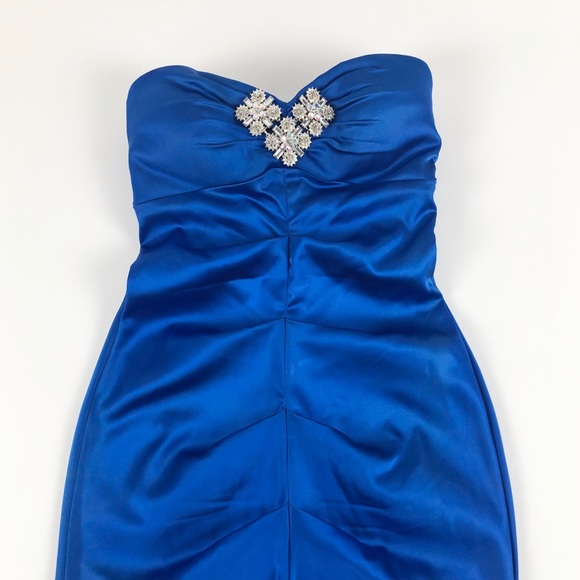 cache royal blue dress Royal Blue Cape Sleeve Gown for Formal or Mother-of-the-Bride  FD6135   Viniodress